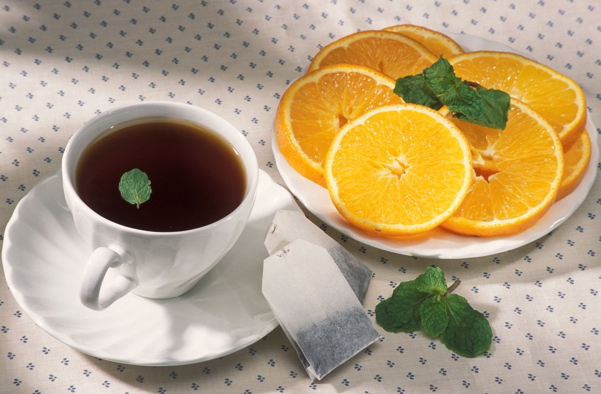 USDA_ARS's tweet photo. Specific phytonutrients called flavonoids are thought to enhance selected biological functions in humans. Tea, oranges, and mint have high amounts of flavonoids.

#NationalHotTeaMonth https://t.co/T91M1R23ij