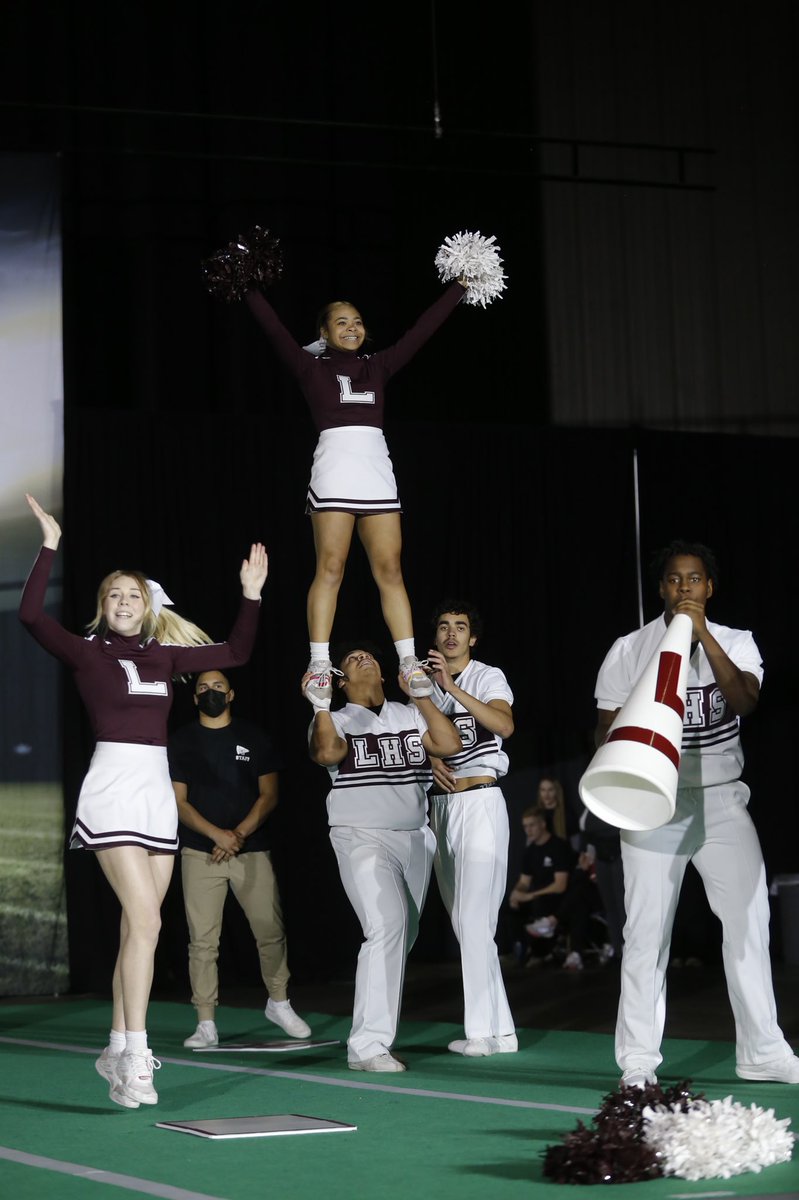Rockmel22's tweet photo. Congratulations to @qmasona53 and the Farmers! They took 8th at State in the Coed Division. #FarmerPride #SeniorSzn #BellCrew https://t.co/8usw85ElhL