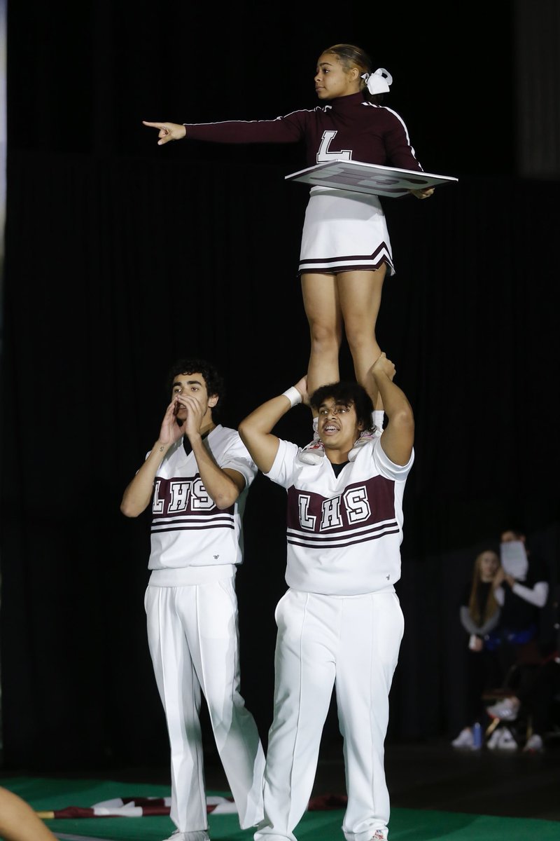 Rockmel22's tweet photo. Congratulations to @qmasona53 and the Farmers! They took 8th at State in the Coed Division. #FarmerPride #SeniorSzn #BellCrew https://t.co/8usw85ElhL