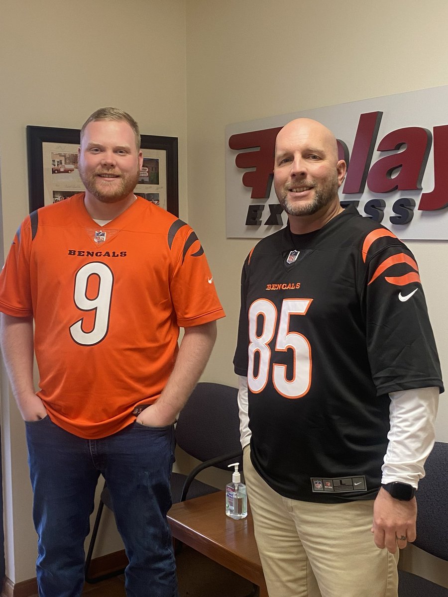 CoachJoeyWoods's tweet photo. @Bengals #ShowYourStripes #RuleThePlayoffs #RuleTheJungle #RelayExpress https://t.co/C01lbY3jw9