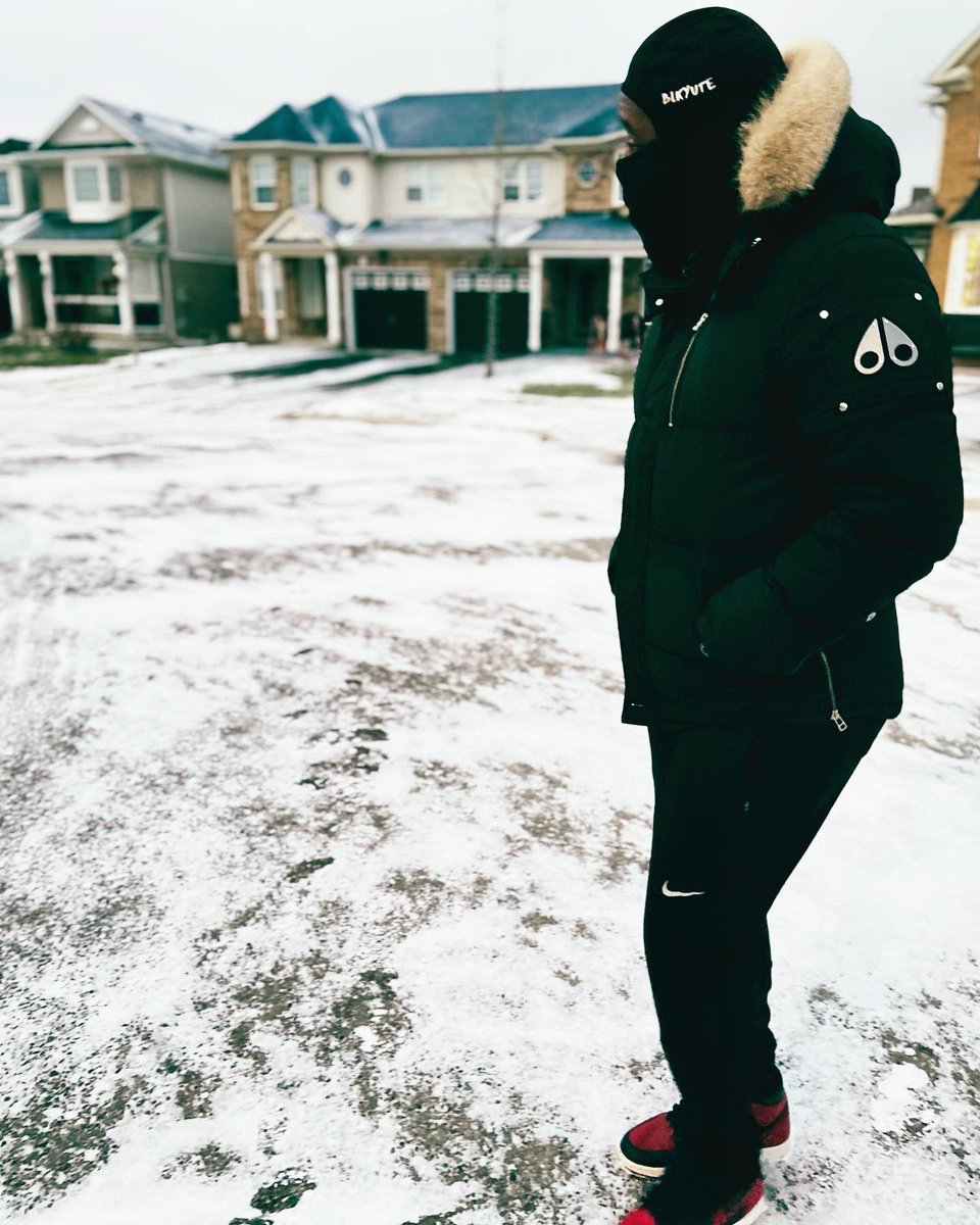 blkyute's tweet photo. BLKYUTE Ski Mask ⛷🔥 
Available for sale on https://t.co/RYzPa0dFdV .. NO TAXES on orders because that ain't 🅿️. International shipping available as well as free local pickup (downtown Toronto). ✈️🌏 #SmallBlackBusiness #BlackOwned #BlackOwnedBusiness #SmallBusiness #ShopLocal https://t.co/JJUy1T7V6h