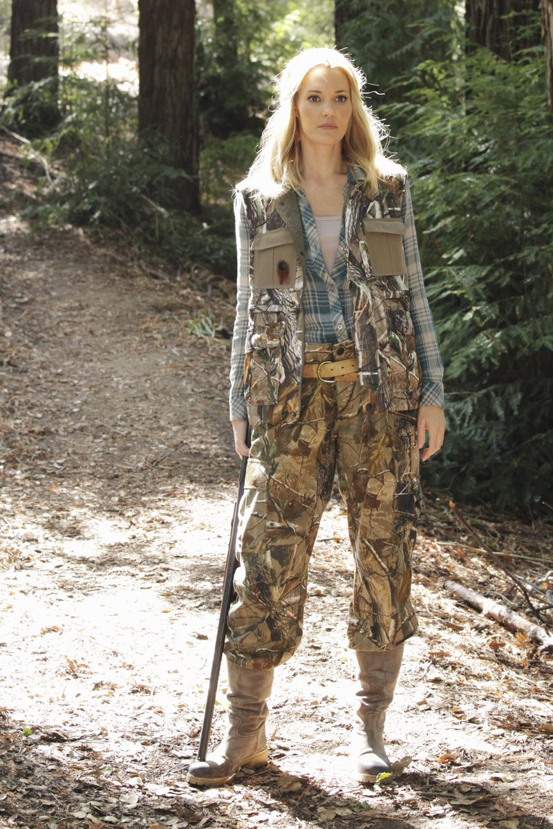 GCB's tweet image. Can you see Amanda? We can't 👀