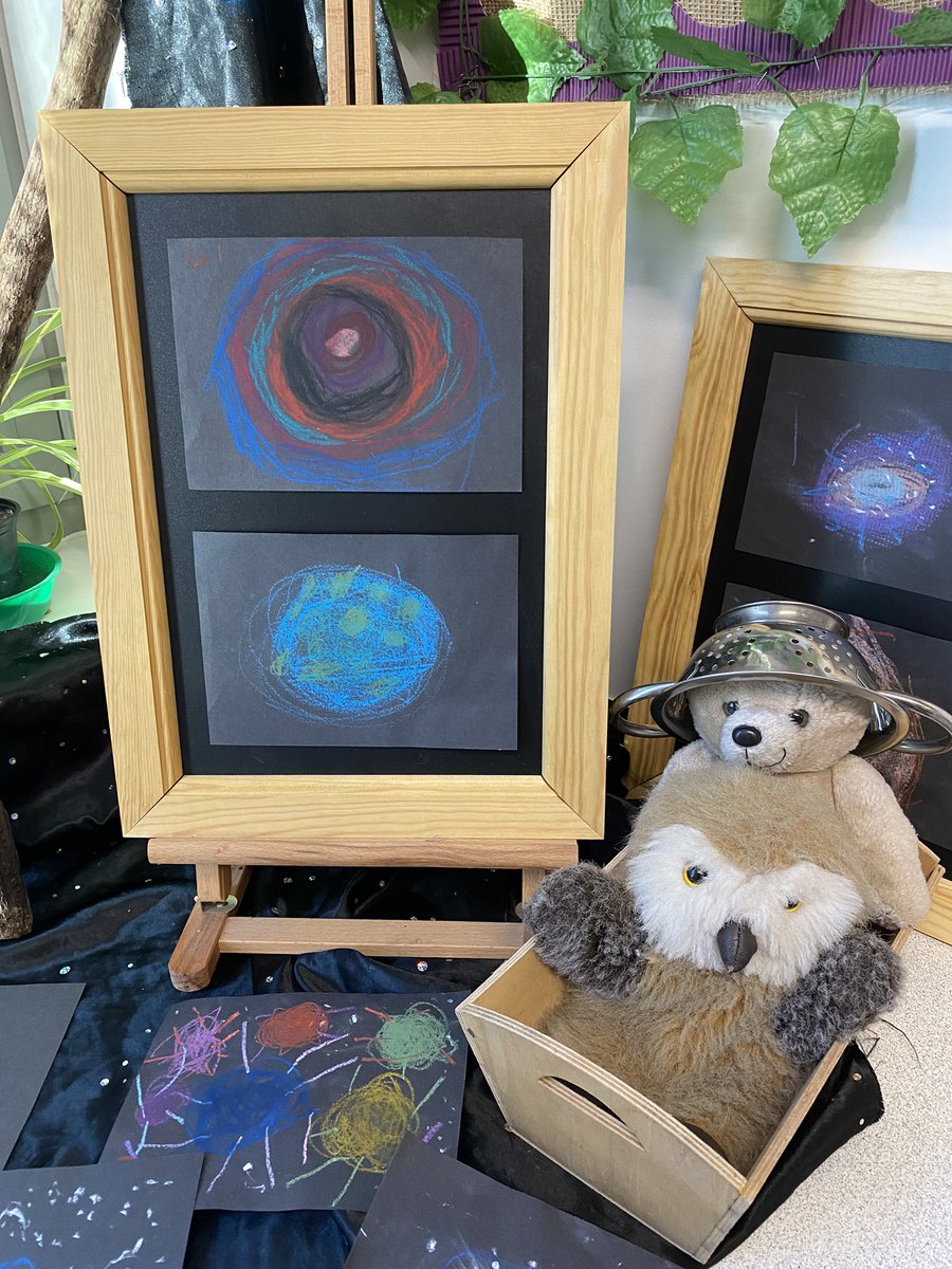 MrDEYFS's tweet image. Whatever Next! 🧸📦🚀🌕
#WhateverNext #JillMurphy #Space #EYFS #Art @EYTagteam #WPA @MissN_EY 🖍