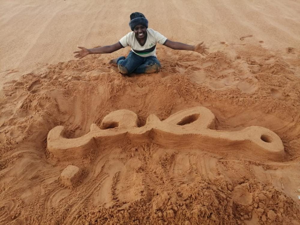 HGGIDF's tweet photo. إبداع مصعب ابن أخي و صديقي الدكتور محمد  يرسم الجمال تزامناً مع  هطول الأمطار في نفود الأسياح . https://t.co/Z7I1j3MZfP