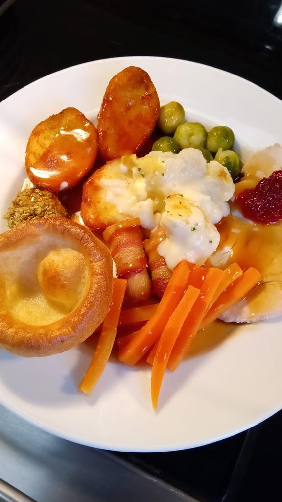 LMS Senior Catering tweet media