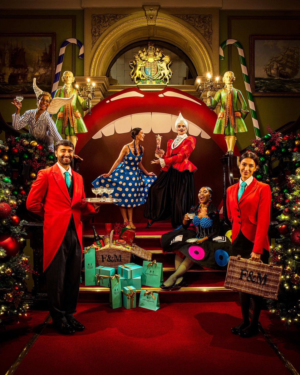 WIN! We're dancing into 2022 with a special Nutcracker! Family Ticket giveaway from our friends <a href="/SirMattBourne/">Matthew Bourne 💙</a> <a href="/New_Adventures/">New Adventures</a> to celebrate our ongoing partnership. Simply like and re-tweet this post by 12pm on Monday 17th January for the chance to #win... Good luck!