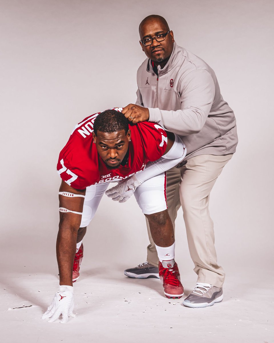 Officially a Sooner!! Thank you <a href="/CoachToddBates/">Todd Bates</a> <a href="/CoachTedRoof/">Ted Roof</a> <a href="/CoachVenables/">Brent Venables</a> for allowing me to become apart of your family, and what it means to be a champion! #SoonerBoomer