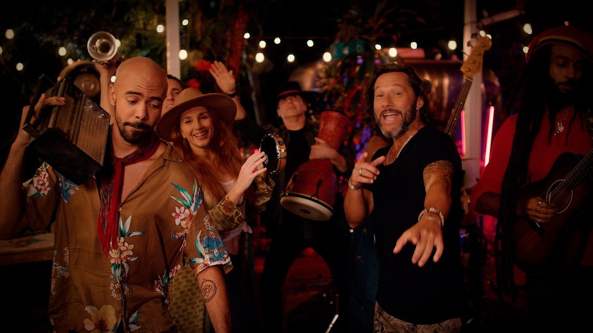 SonyMusicLatin's tweet photo. . @DiegoTorres inicia el año con su nuevo video musical #ParaSentirmeLibre junto a @Natirutsoficial y #Rayko. Conoce todos los detalles aquí  👉 https://t.co/AuPO94TX0r https://t.co/V3vpdHPdx0
