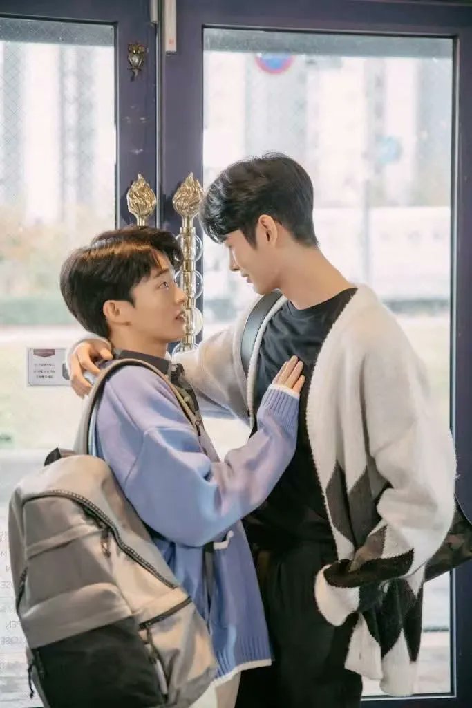 DeliciososBL's tweet photo. [📷IMAGEN] #겨울지나벚꽃 #강희 #옥진우

🗓 Estreno 🔜 24 de febrero de 2022
🔢 Capítulos 🔜 8

Se revela una nueva imagen promocional de #CherryBlossomsAfterWinter, serie adaptada del manhwa del mismo nombre, escrito e ilustrado por #BamWoo.

#DeliciOsosDelBL🐼🏳️‍🌈🐻 https://t.co/aF9QEVOxqF