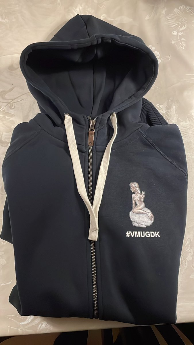 1/101
Sneak peak 😱Have you reserved yours?? #vmugdk #vmugnordic