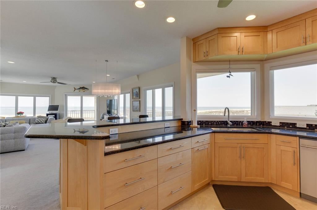 MillionDHomecom's tweet photo. Listed for $4,200,000 - 6800 OCEAN FRONT AVENUE, VIRGINIA BEACH, VA 23451 Expansive Oceanfront and panoramic views up and down Virginia Beach's beautiful coast.! Situated perfectly on a lot that boasts incredible, 
#visitvirginiabeach #vbva #cova #oceanfront #coastalvarealestate https://t.co/l38QHddWuq
