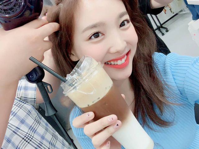 dailytwcselca's tweet photo. https://t.co/VQad6iWXeX