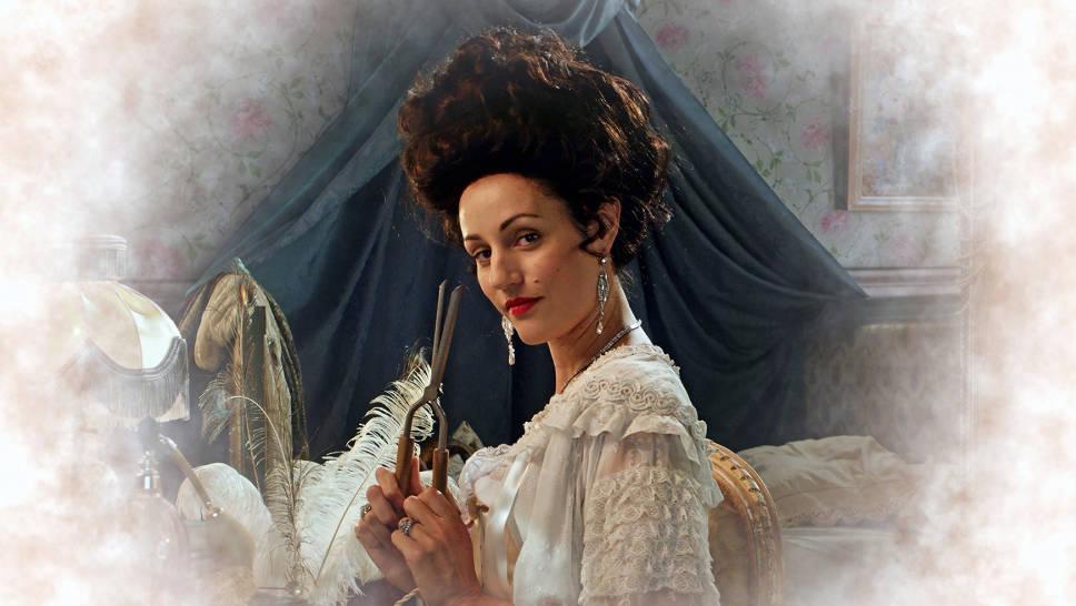 Telerama's tweet photo. “Damoiselle” sur @TV5MONDEPLUS : quand des influenceuses d’antan relookent l’histoire des femmes 

💄 https://t.co/ZmMcYAKGdV
Par @ManonBoquen https://t.co/XgTCUoBlzW