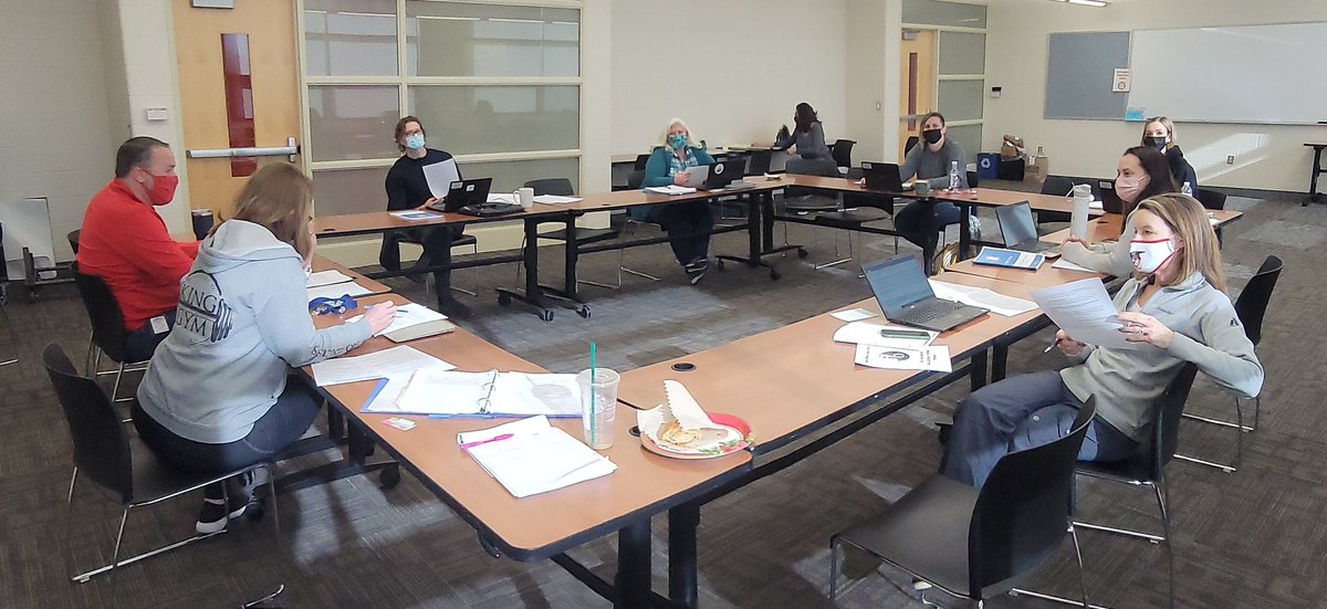 Harriton_HS's tweet photo. #Counselors spent the afternoon with #DeptChairs to collaborate on an in-depth review of #HHS curriculum, course offerings & foundational prereqs. Our counselors are so prepared & so excited to meet with every #ram starting on 2/7 for course selection!
#HHSRams #RamPride 🐏 https://t.co/tzhuxS4qCw