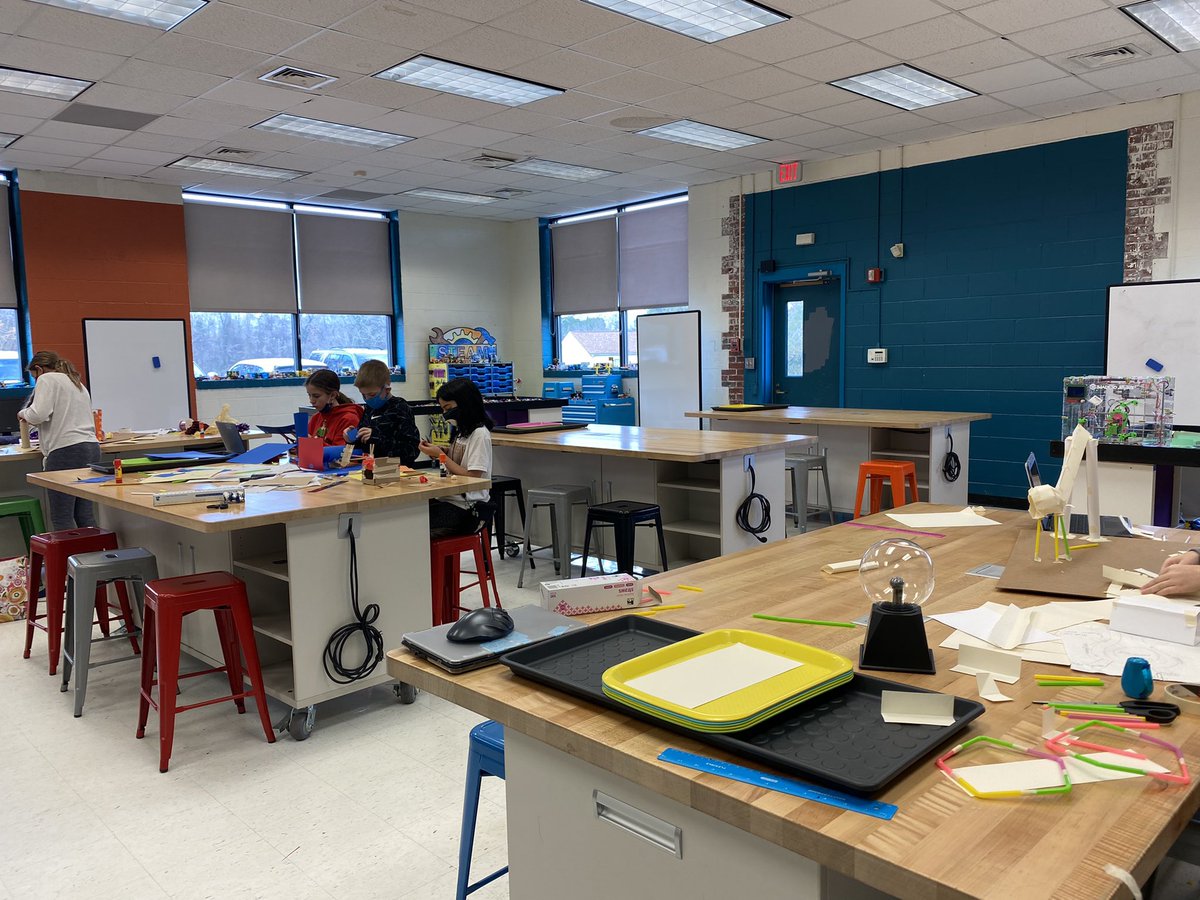 STEMatWSES's tweet photo. STEM5 students compete for the best functioning theme park. Who will achieve a 5⭐️ rating and be featured at the 2022 Isle of Wight County Fair? We shall see! @WSESSmithfield @IWCSchools https://t.co/ZIo9cI9sj2