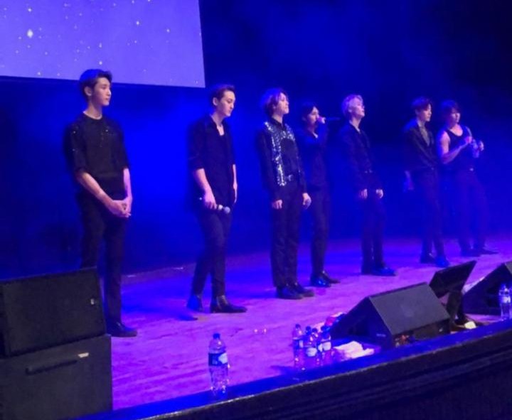 j_misuk's tweet photo. De tantos cantantes que hay en el mundo los elegí a ellos como mis favoritos 😌❤
#브이에이브이 #뱀즈 
#VAV #VAMPZ
@VAV_official @twt_VAV https://t.co/po7Lkm4PSH
