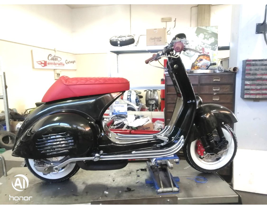 Spen_Coe's tweet photo. A lick of paint, a lot of patience and a monster quattrini 244cc engine. 1953 Vespa struzzo #vespa https://t.co/eyH409JHCD