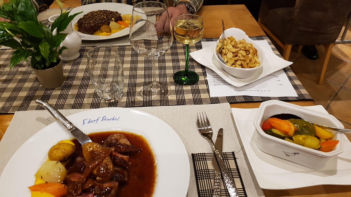 cmarchand83's tweet photo. Quand tu offres à tes parents des places #adieujereste à Mutzig et qu'ils ont fait 160km pour voir @IsaMergault et @chantalladesouO et qu'ils t'appellent pour dire que c'est annulé... Tu leur offres restaurant 😏 https://t.co/O3u65gPcji