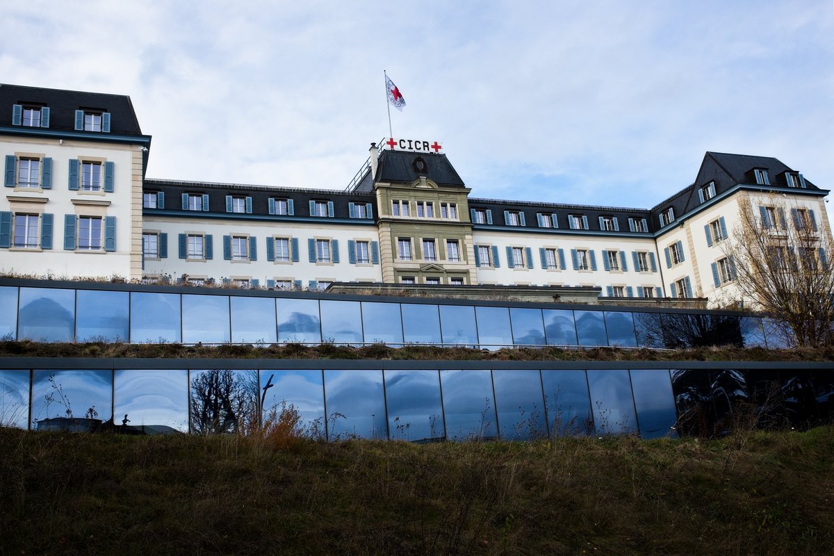 jmarcusg316's tweet photo. Some pictures of the @ICRC in #Geneva for Fuji Friday @FujifilmX_US taken on #x100t https://t.co/6yygVFQdEY