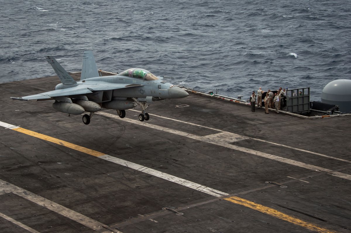 Coming in Hot! 🔥 🔥 🔥 

An F/A-18F Super Hornet lands on the flight deck of #USSCarlVinson (CVN 70) in the #SouthChinaSea, Jan. 13, 2022. 

Carl Vinson is deployed to @US7thFleet in support of a #FreeandOpenIndoPacific.