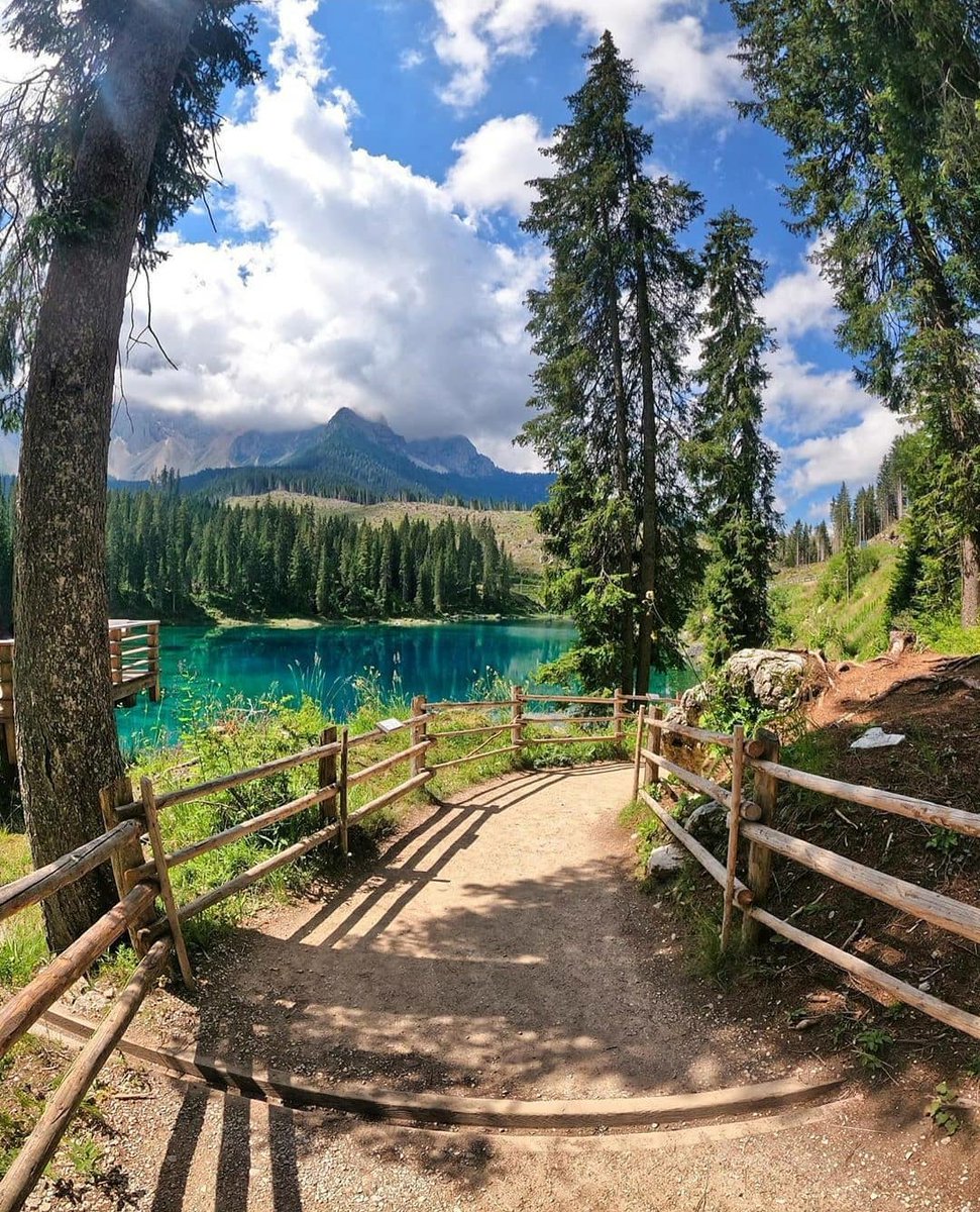 Lake Carezza Italy  🇮🇹