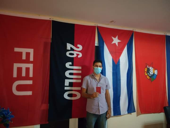 Desarrollamos la Asamblea de la Militancia de nuestro <a href="/PartidoPCC/">Partido Comunista de Cuba</a> presidida por <a href="/CorvoVizcaino/">Ernesto L. Corvo Vizcaíno</a>, funcionario del CCPCC y <a href="/aylinalvarezG/">Aylín Alvarez García</a>  , Primera Secretaria de la <a href="/UJCdeCuba/">UJC de Cuba</a>. 
Felicitaciones a Gabriel Ledesma que se incorpora a las filas de nuestro Partido Comunista
#VamosConTodo