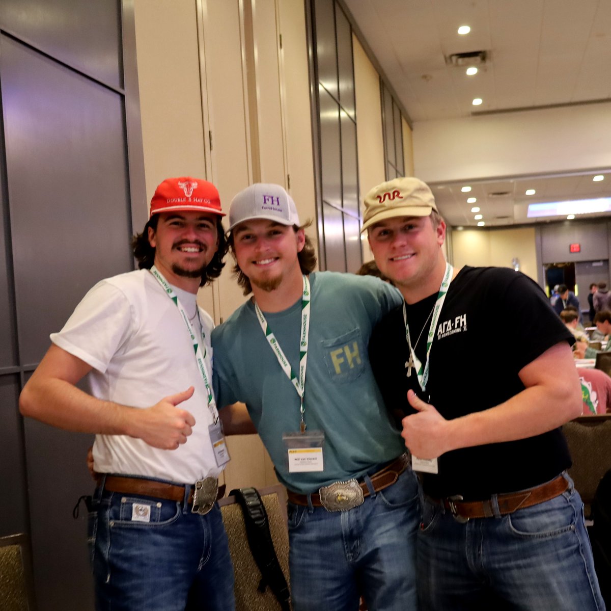 Two thumbs up for a three-day weekend. #psmoes