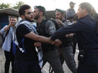 178kakapo's tweet photo. Israeli forces detained, at dawn Friday, five Palestinian young men from Zeita town, northeast of Tulkarem city in the northern occupied West Bank.
https://t.co/4zlS4loFUv
JAN 14, 2022
#StopOccupier🇮🇱
#FreePalestine https://t.co/UwO2Dt2WSK