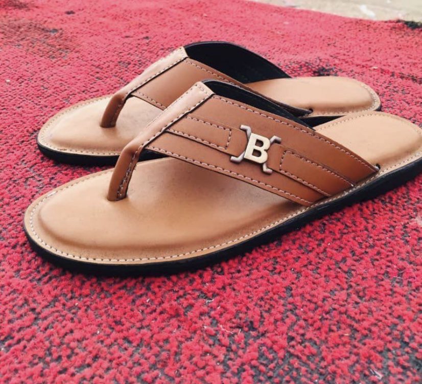 ___Bils's tweet photo. I hv these shoes size 42 available for pickup and delivery. 

Pls retweet FISABILLAH 
5k only https://t.co/6qxH63XDlD