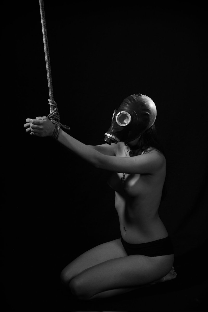 ShenDomPhoto's tweet photo. Masked Chica Project.
#bdsmِ #shibari #bondage #gasmask #rubbermask #nude #nsfwxRolePlay #nswf https://t.co/T0DmrqnZHH
