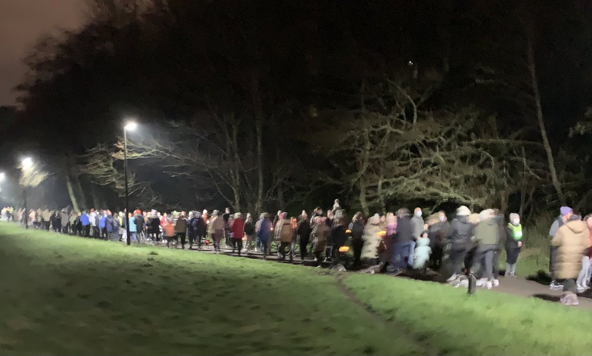 Candlelit walk in the Mangala this evening in memory of Ashling Murphy. Our Country united in shock and grief. Ar dheis Dé go raibh a hanam. #shewasgoingforarun