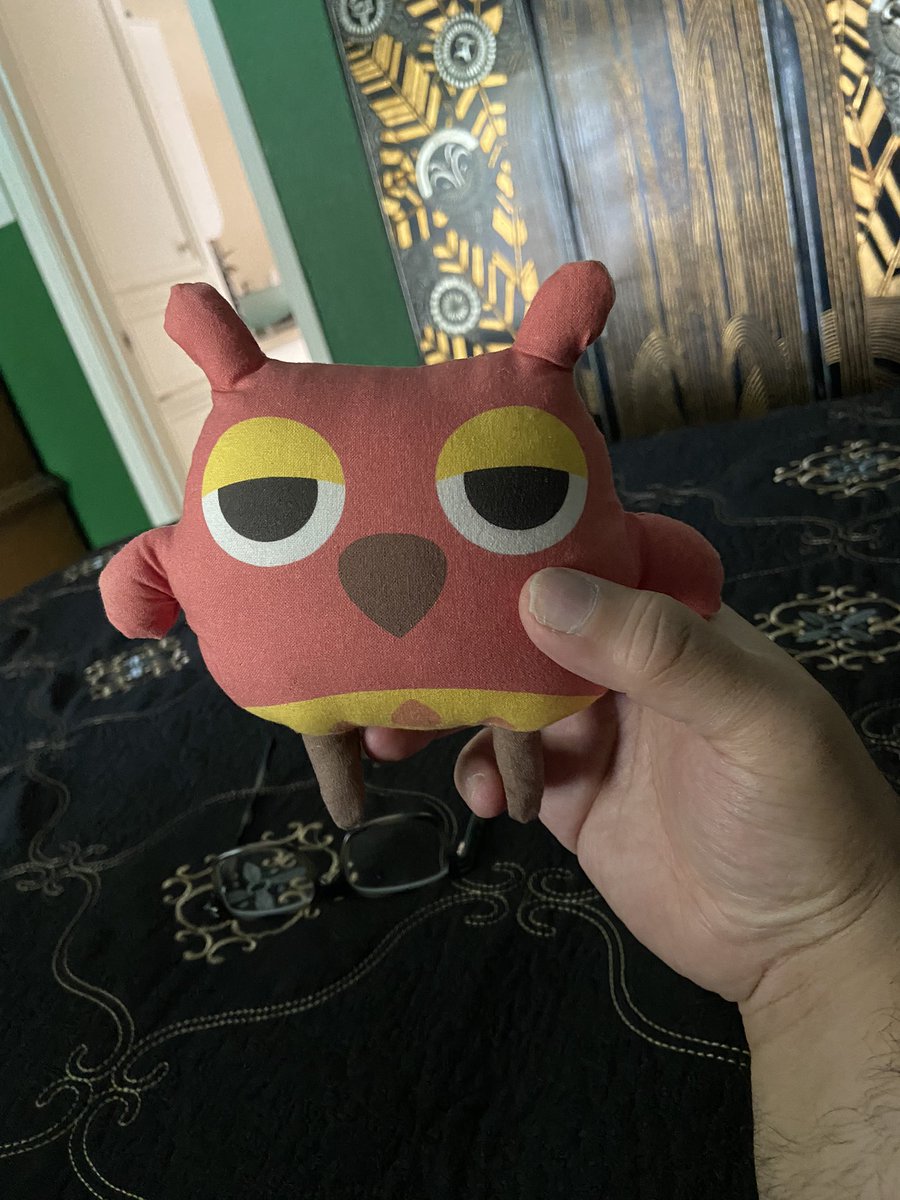 interlacing_web's tweet image. Stuffed sleepy owl toy designed on @Procreate and printed directly onto fabric. First attempt at sewing a toy. Not perfect, but I still like the results! #toy #sew #sewing #plushie #doll #procreateart #procreateapp #owl