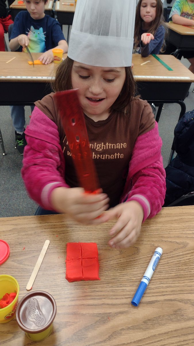 Little chefs cooking up their fraction cakes <a href="/SWETornadoes/">StantonWeirsdaleMCPS</a>