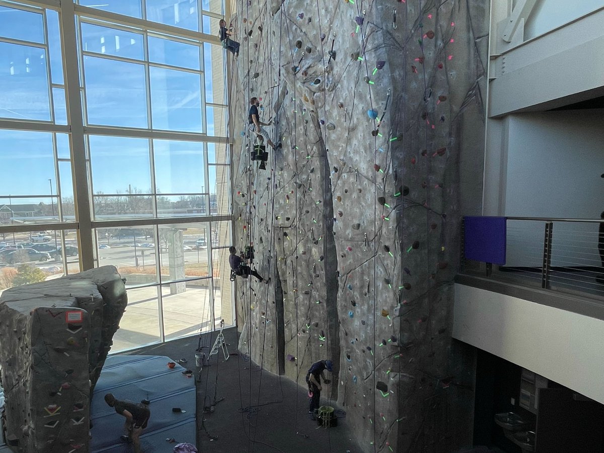 KStateRec's tweet photo. We're cleaning and resetting the wall for you! All new routes will be ready to use this weekend π #kstate #recservices https://t.co/LpjugHH9XQ
