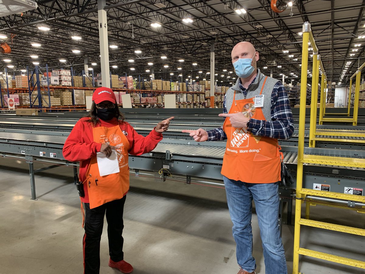 LG had the pleasure of hosting VP Jason Arigoni, during our walk he was impressed with AS Renia’s passion for her people and the business.  Congratulations Renia and Thank you Jason!!! <a href="/Mcgalec99/">Kelly Schnatter</a> <a href="/JasonArigoni/">Jason Arigoni</a> @BacklinLisa <a href="/Travis0703/">Travis Lawrence</a> <a href="/wjackblair/">Jack</a> <a href="/_ian_phelps/">Ian Phelps</a> <a href="/StephSmithTHD/">Stephanie Smith</a>