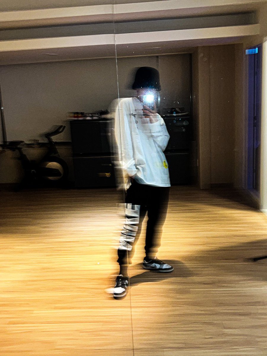 thinkaboutchuli's tweet photo. <3
#WON #원 #ClueSelcaDay
#10MonthsWithCiipher
#싸이퍼 @RAIN_Ciipher https://t.co/v1kSCJWpsJ