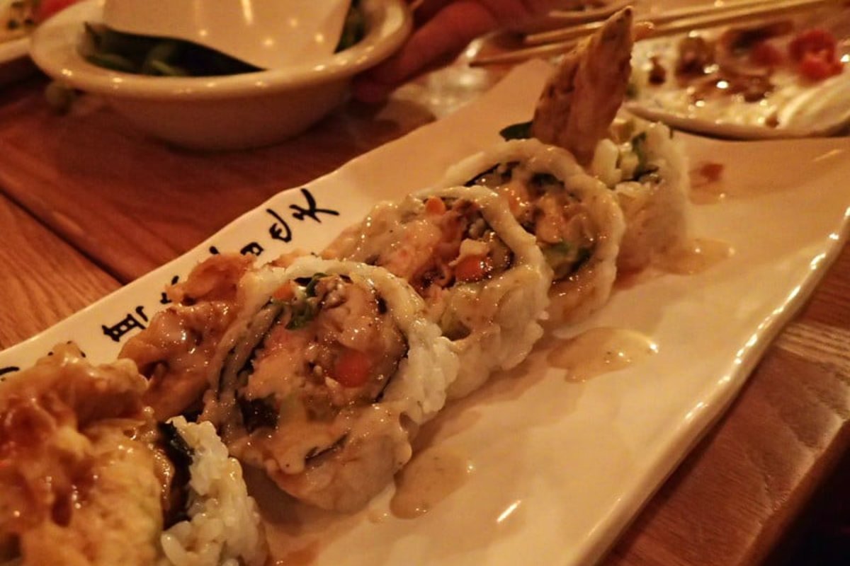 Bochosushilv's tweet photo. No, your taste buds do not deceive you: Our sushi really is the best thing you've ever tasted. #HappyHour #LiveMusic #PrivateRooms #Karaoke #KaraokeRooms #FullBar #RestarauntAndBar #Restaurant #Bar #SushiRestaurant https://t.co/dt353wObb0