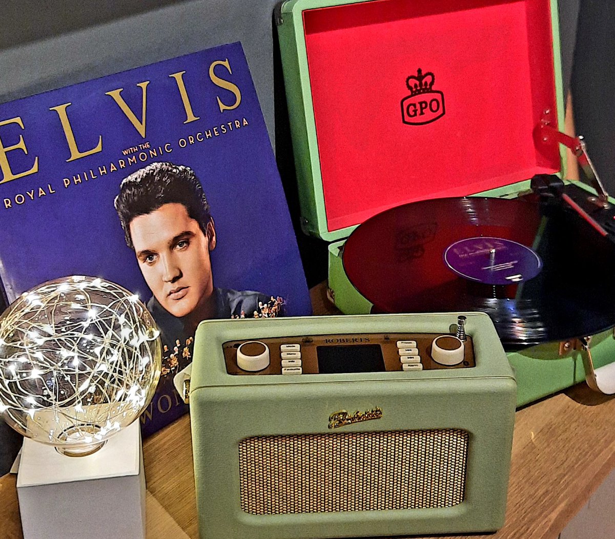 LandSLifestyle's tweet photo. Roberts RD70 Leaf Green.
Stunning Radio with DAB and Bluetooth technology.
Other colours in stock:
~Black
~Dove Grey
~Pastel Cream.

#Gloucester #RobertsRadio
#ShopLocal #ShopIndependent https://t.co/etpXjrtxP9