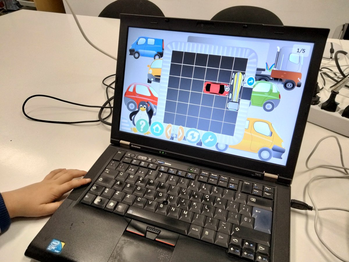 holanube7's tweet image. Esta semana los niños de clase has disfrutado con #3dsalsh #gcompris y #tuxmath diseño #juegoseducativos  y mates para los más pequeños. #russafa #valencia #Steam