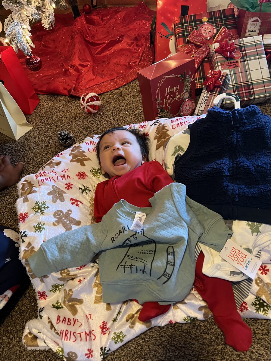 pollyypocket15's tweet photo. Happy Friday and happy 3 months to my little chunky monkey. Tia loves you to infinity and beyond ❤️ https://t.co/REkVrM0P36