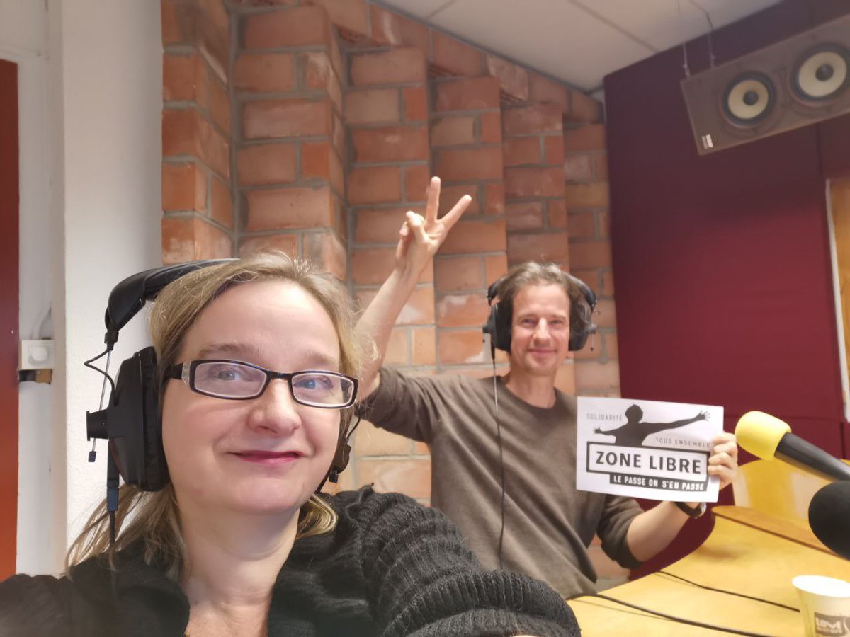 LaZoneLibre's tweet photo. #lazonelibre a la @radiocampusbxl ce soir : venez nous rejoindre - https://t.co/T6ffJFLFkS #cst #PasseSanitaire #passedelahonte #loipandemie https://t.co/SPXfexS06N