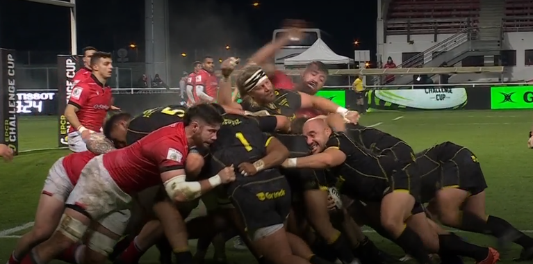 ScrumESPN's tweet photo. ⏱️ 20'PT #Newcastle arriba en el marcador ante #Biarritz, con una conquista de Sam #Stuart que fue convertido por Brett #Connon.
🔴⚪ 0-7 🦅
▶️ Disfrutá el partido en exclusiva en #StarPlusLA: https://t.co/TC42Z6tpfU
#MiraloEnStarPlus https://t.co/fT5LDHr290