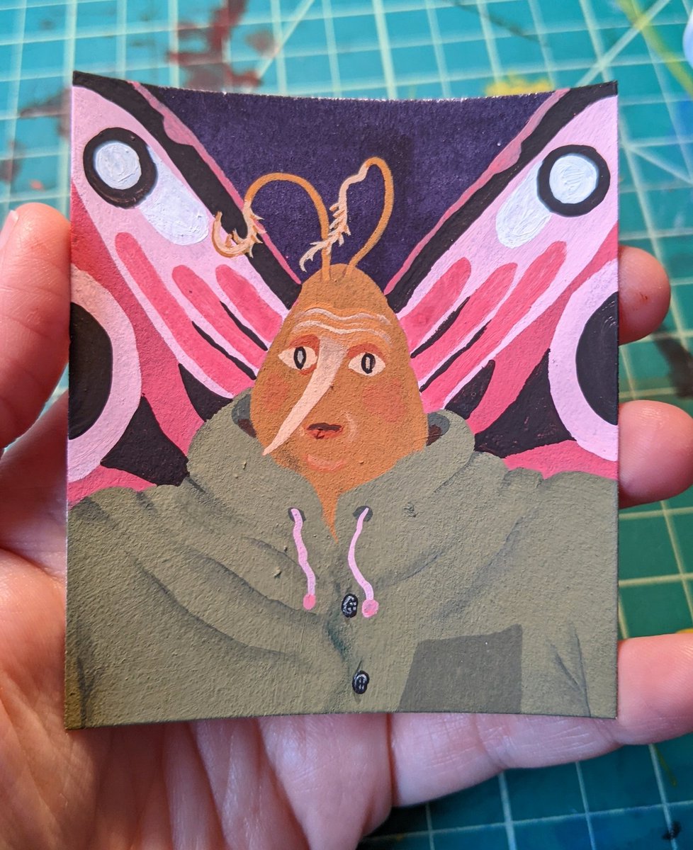 UncleTalTal's tweet photo. tiny moth portrait! 
#gouache #artistontwitter #painting #illustration #moth #portrait https://t.co/b7qLK5UHtw