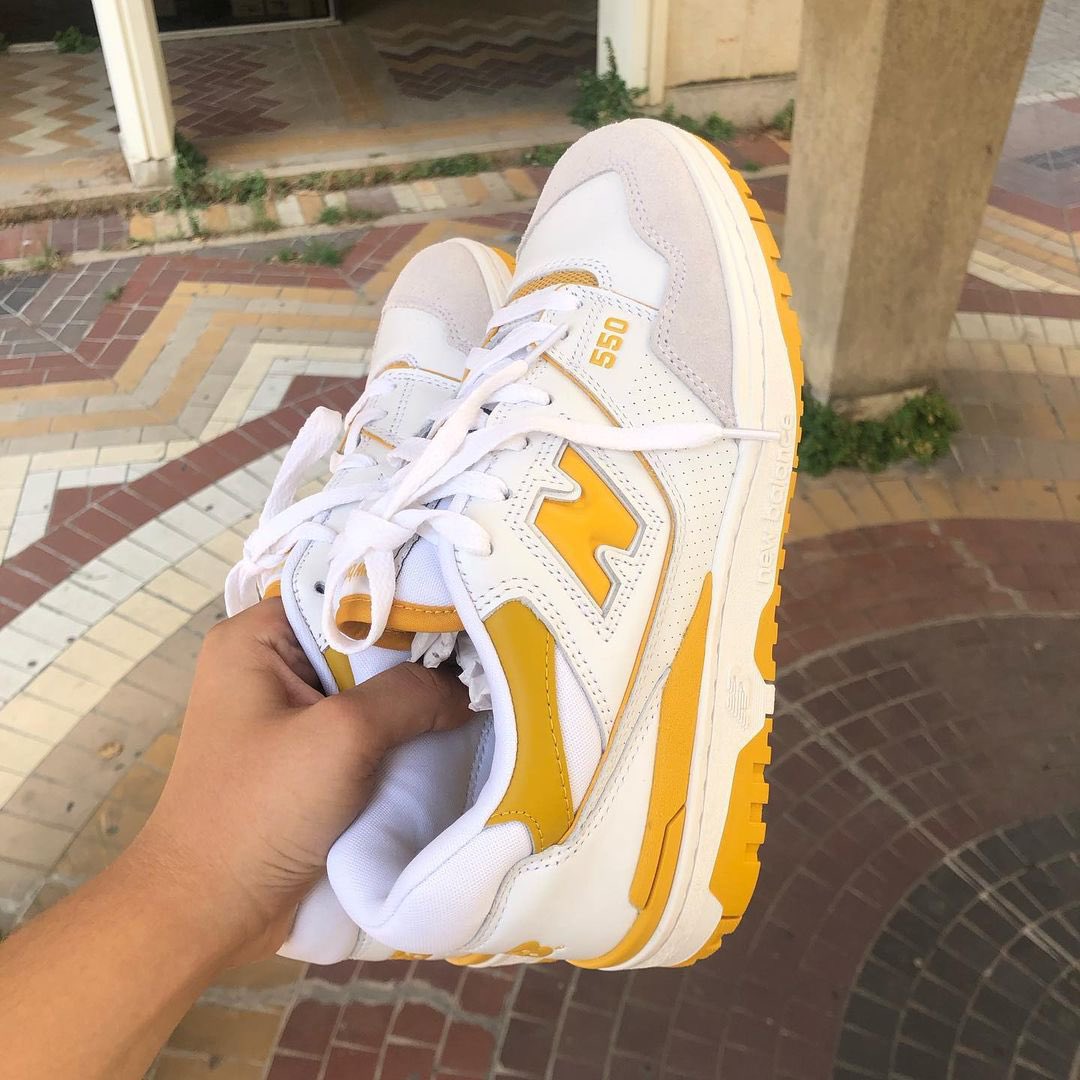 SneakCorner's tweet photo. New Balance 550 https://t.co/78cT6kCD39