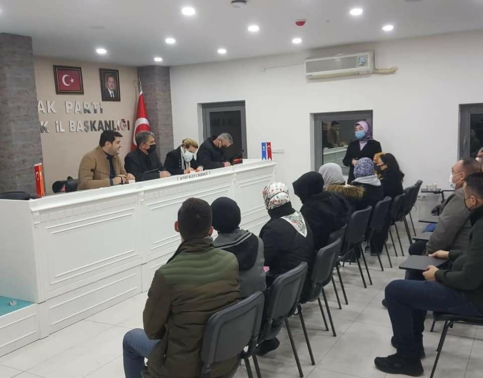 akkadinbilecik's tweet photo. 3 Kademe Mahalle Başkanlarımızın katılımıyla   istişare ve değerlendirme toplantısı gerçekleştirildi.
Değerli Başkanlarımıza katılımları için teşekkür ederiz.
Durmak Yok 
Yola Devam🇹🇷💡
#AKPartiBilecik
@AKKADINGM @aysekesir https://t.co/S1N0gGIEfY