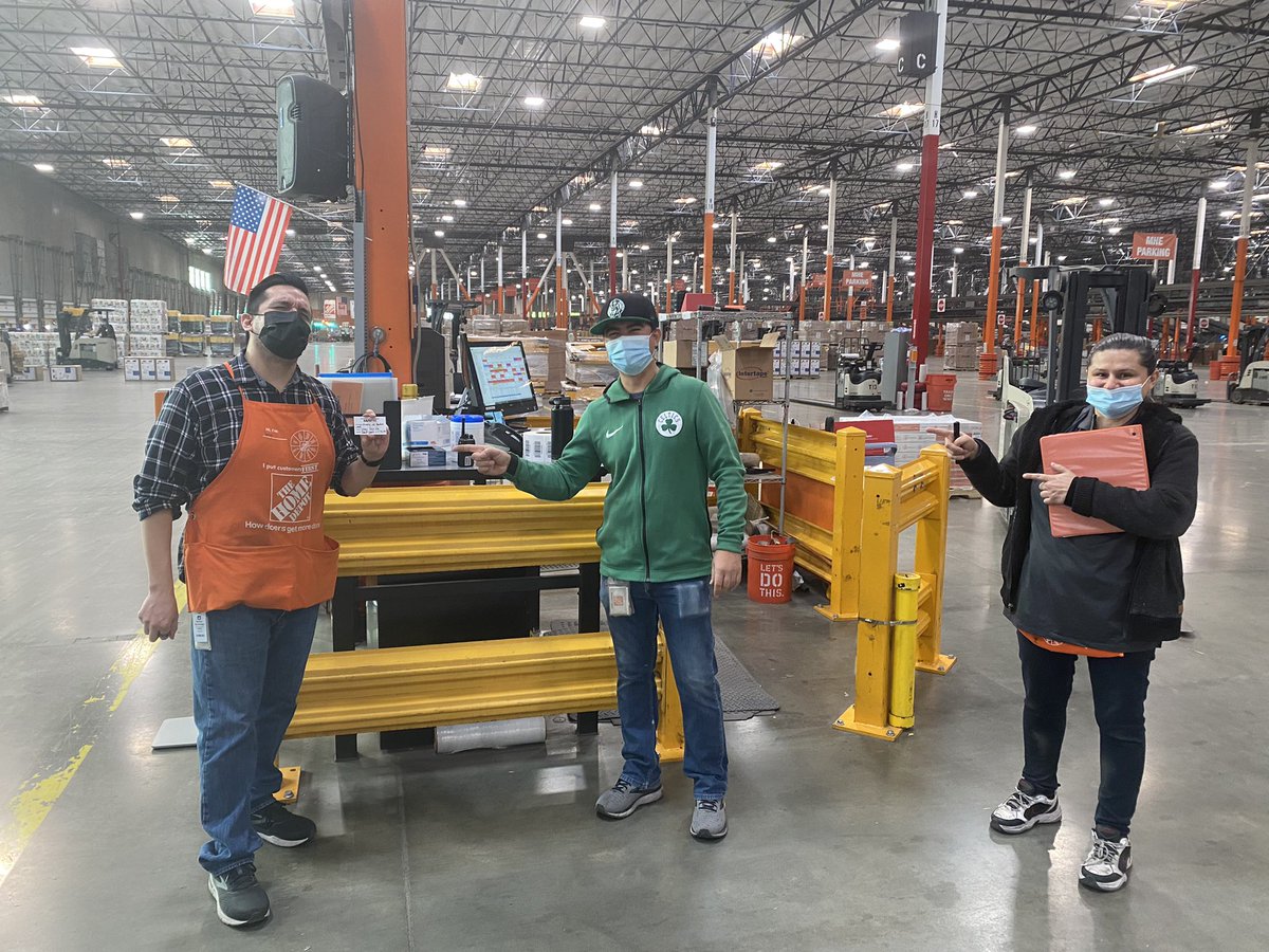 Jose Garcia (@josegarcia5642) on Twitter photo #5642Believe One of our associates Robert García recognizing his OM for picking up debris in the Inbound area. <a href="/JorgePadillaTHD/">Jorge Padilla THD</a> @GregM_THD @camilo_5520 <a href="/BrandiCassiani/">Brandi Cassiani</a> <a href="/develop5642/">Development_5642</a> #5642Believe One of our associates Robert García recognizing his OM for picking up debris in the Inbound area. <a href="/JorgePadillaTHD/">Jorge Padilla THD</a> @GregM_THD @camilo_5520 <a href="/BrandiCassiani/">Brandi Cassiani</a> <a href="/develop5642/">Development_5642</a>