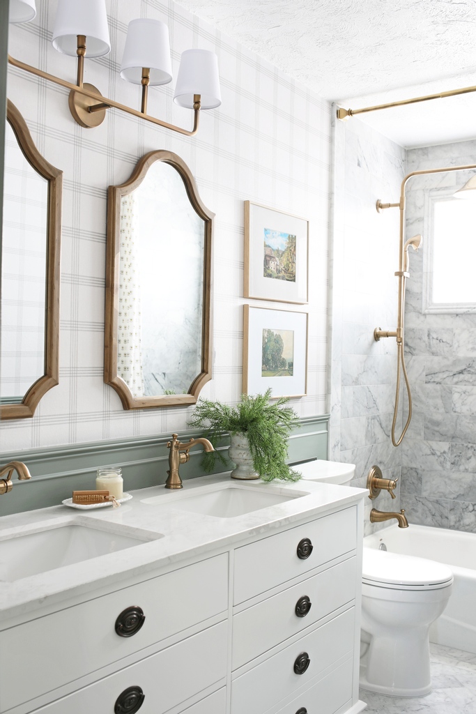 JeffreyCourtHD's tweet photo. Preppy bathroom design that grows with your family. https://t.co/OtSchkkmaN #preppybath #pepinyourstep #bathroomdesigns https://t.co/4ZZZDoNAIA