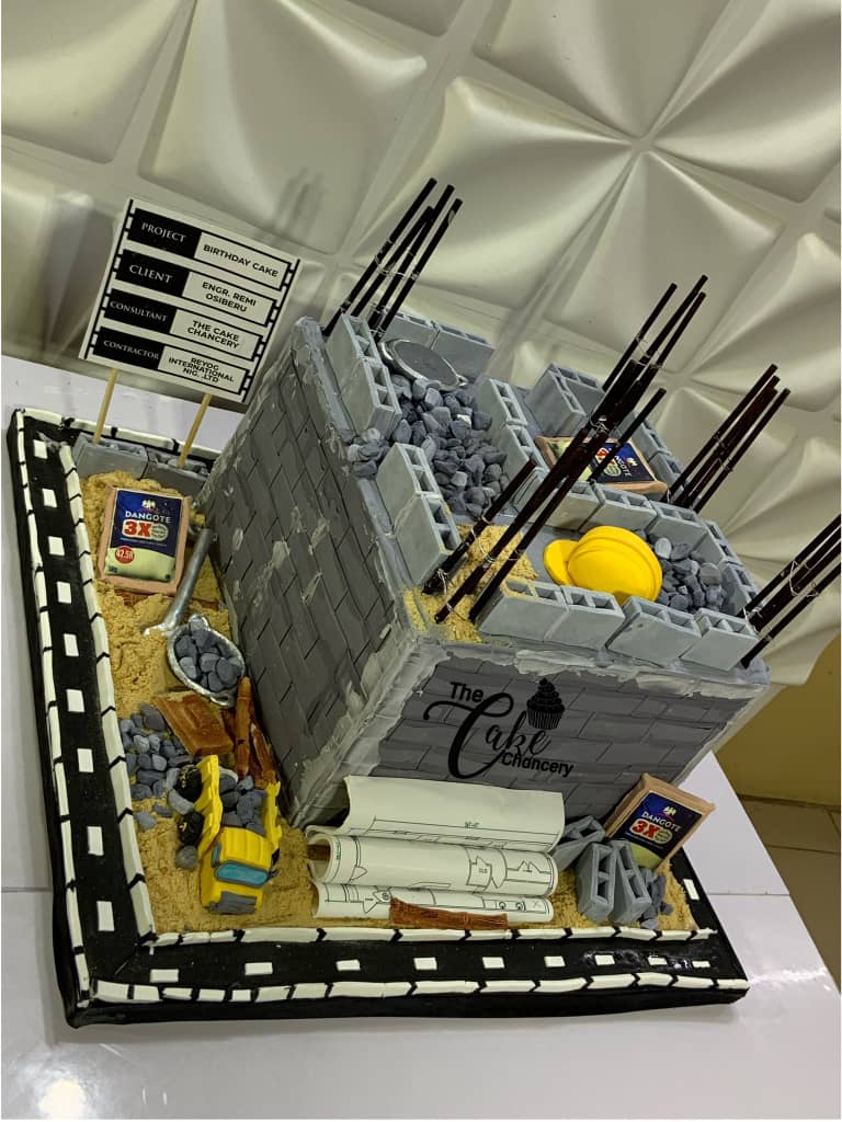 MobilePunch's tweet photo. PHOTOS: 'Construction Site' Cake Thrills Nigerian Tweeps

A construction site-themed cake by Ibadan-based baker, The Cake Chancery has been wowing some Twitter users.

The baker, Nike, revealed she had been asked to bake a https://t.co/x5OAnPHwS2