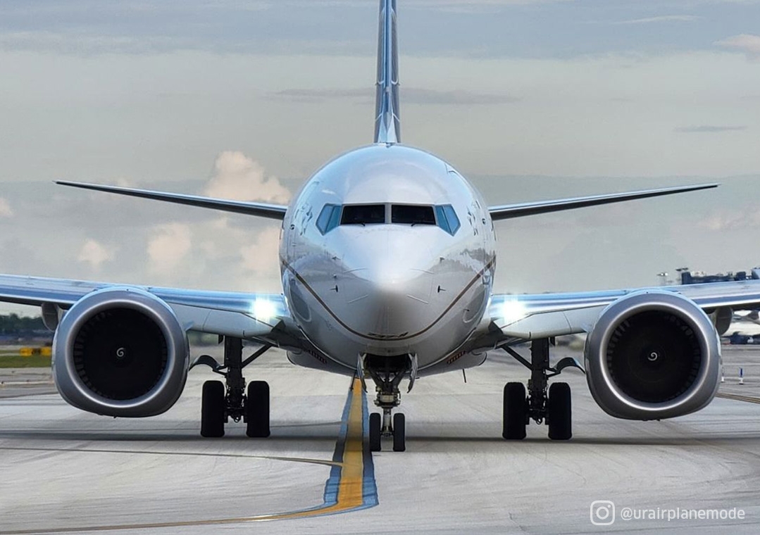 United Airlines tweet media