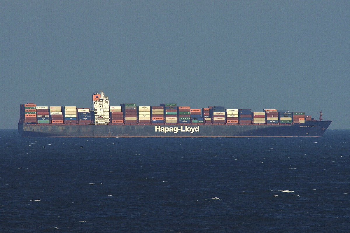 johnmorgan726's tweet photo. The BREMEN EXPRESS, IMO:9343728 leaving Norfolk, Virginia to anchor until the 16th only to return back into Norfolk. IDK π€·ββοΈ I just read the AIS information. She is sailing under the flag of Germany π©πͺ. #HapagLloyd #BremenExpress #ContainerShip #ShipsInPics https://t.co/otJcZXlsyC